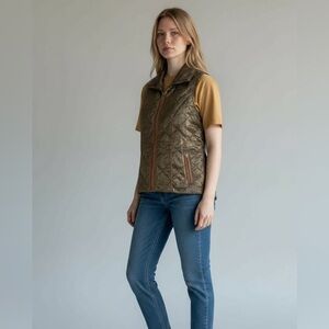 Chico’s Bronze & Brown Lightly Padded Vest w Pockets, Nice Sheen to Fabric